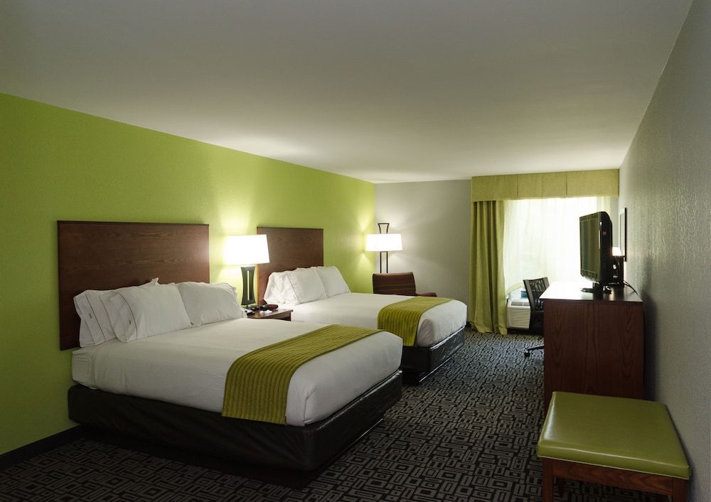Standard Room, 2 Queen Beds (Walk-In Shower) - Photo 2