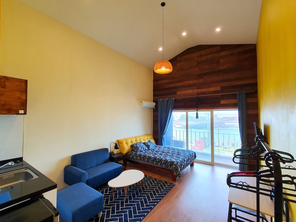 Room (202) photo 1