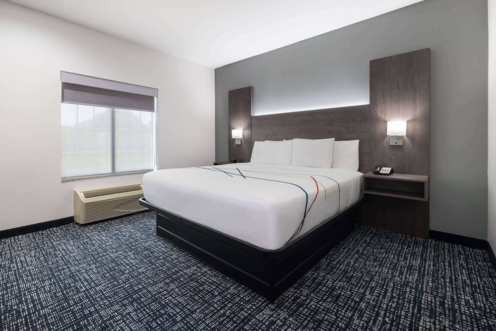 Suite, 1 King Bed with Sofa bed, Non Smoking (Two Room)
