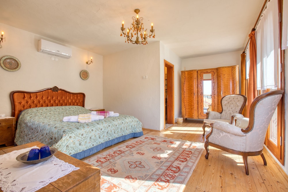 Luxury Double Room (Amber) photo 1