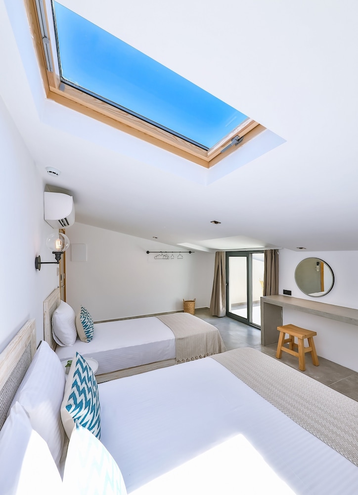 Standard Triple Room - Photo 1