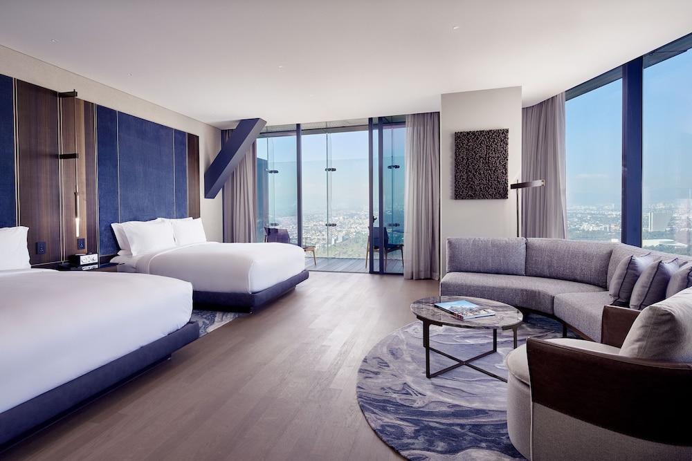 Junior Suite, 2 Queen Beds, Park View (Corner, Terrace)