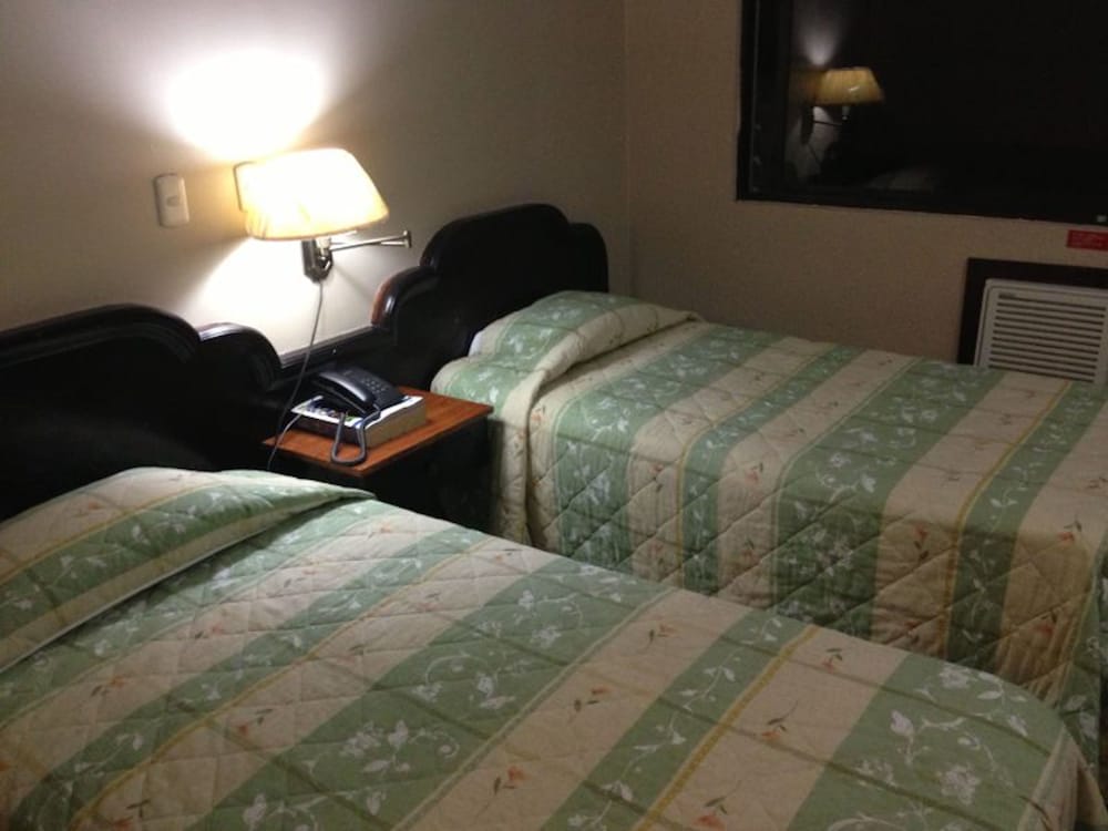 Standard Room, 2 Twin Beds - Photo 1