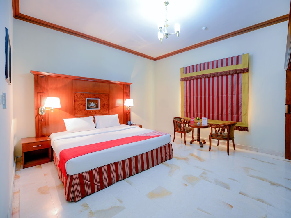 Deluxe Double Room - King photo 1