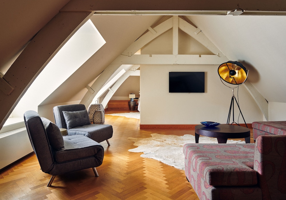 Double Room, 1 King Bed