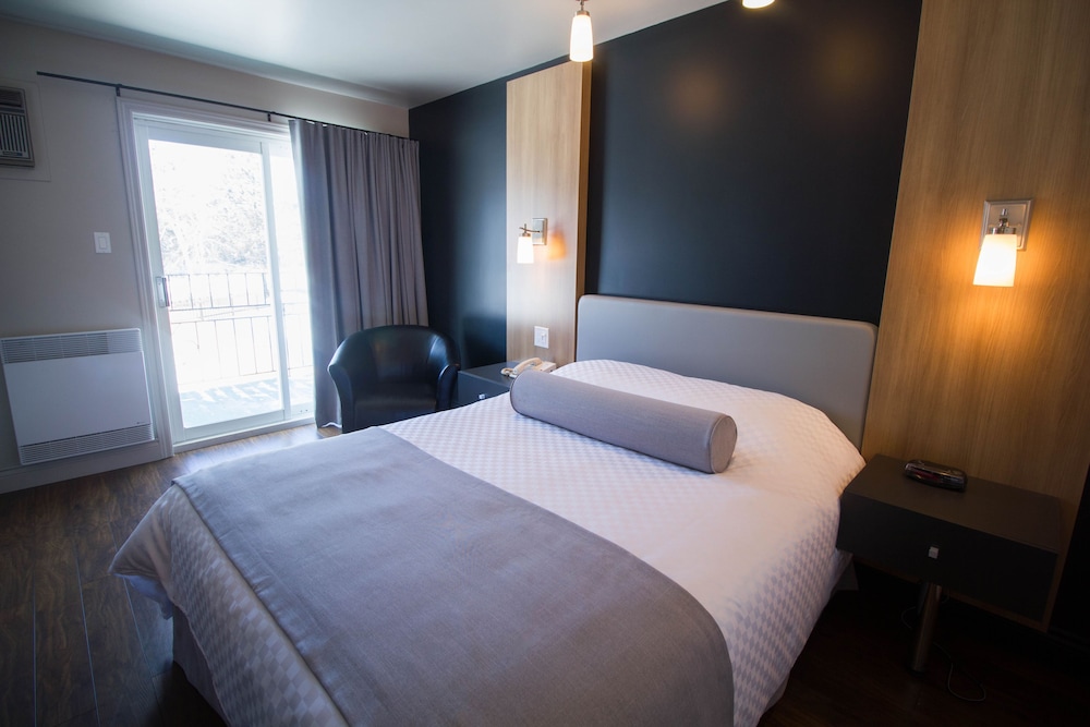Deluxe Room, River View, front desk is open until 8 PM (Marineau+) photo 1