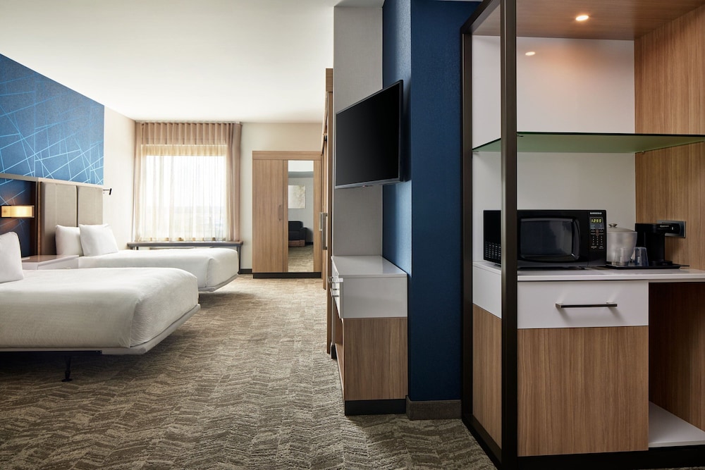 Suite, 2 Queen Beds (Hearing Accessible) photo 2