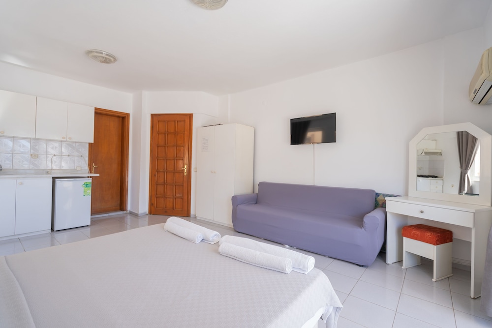 Standard Double Room, 1 Bedroom, Garden View