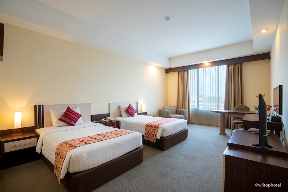 Grand Deluxe Room - Photo 1