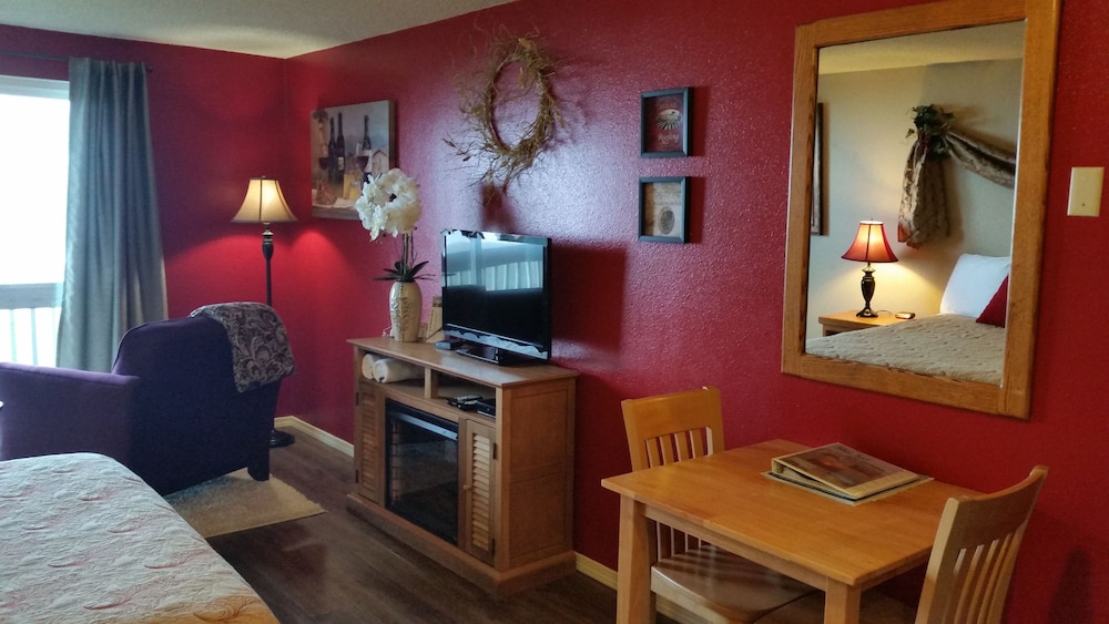 (C) Signature Room, 1 Queen Bed, Kitchen, Ocean View (No Children or Pets) photo 3