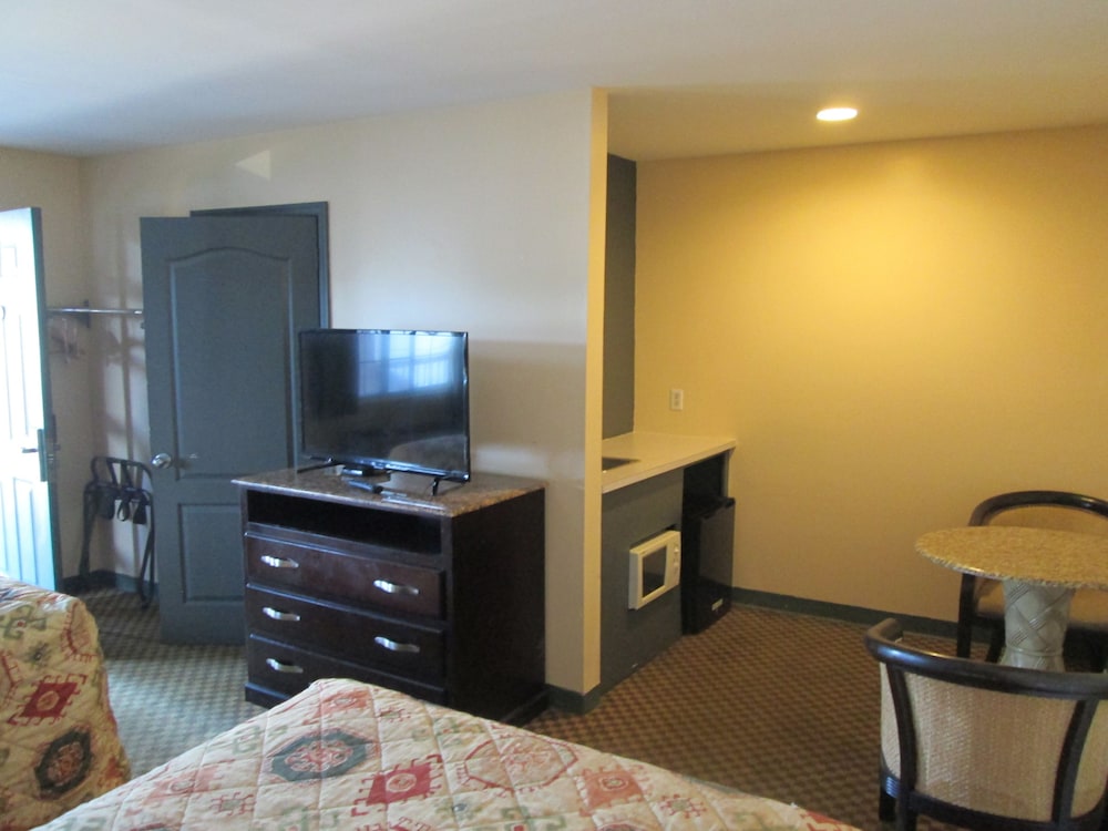 Standard Double Room, 2 Double Beds, Non Smoking photo 2
