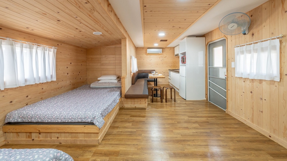 Basic Room, 1 Bedroom (Deluxe Caravan No. 11(Private BBQ))