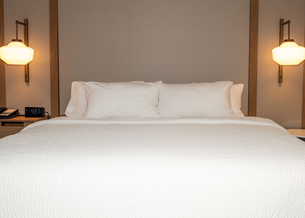 Room, 1 King Bed - Photo 4