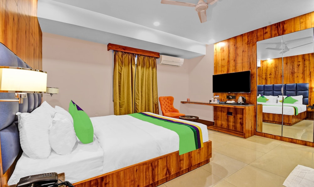 Deluxe Room - Photo 5