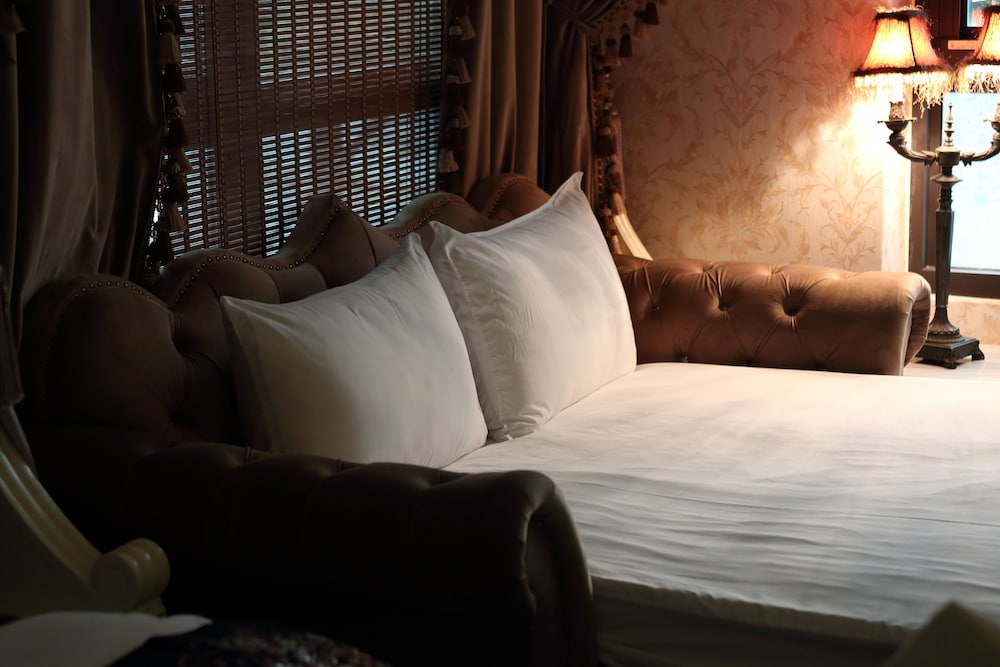 Deluxe Quadruple Room, 1 King Bed with Sofa bed, Bathtub, Garden View(No pets allowed) photo 2