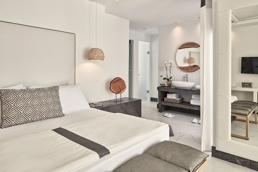 Signature Suite, 1 Queen Bed, Private Pool, Sea View - Photo 1