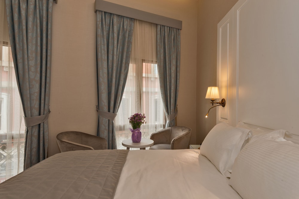 Standard Double or Twin Room photo 2