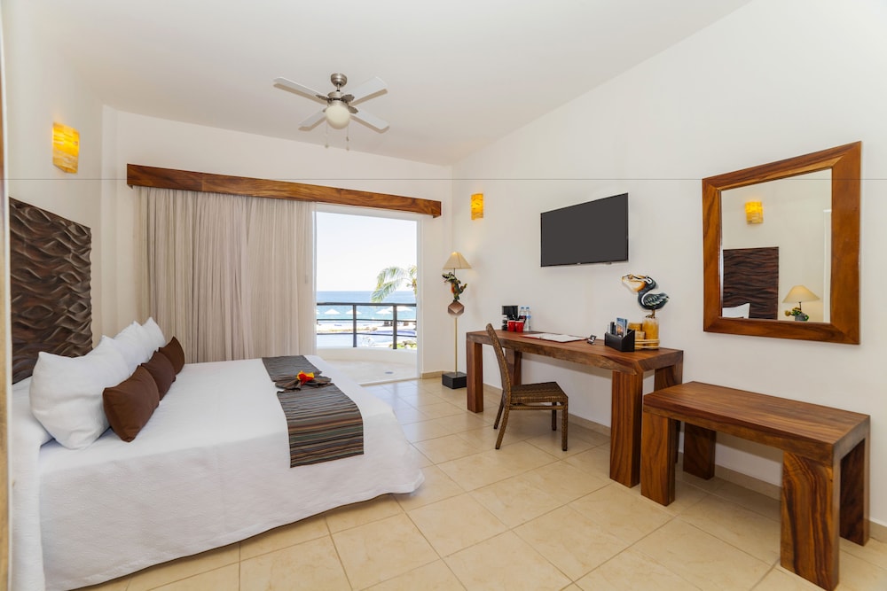 Standard Room, 1 King Bed, Sea View