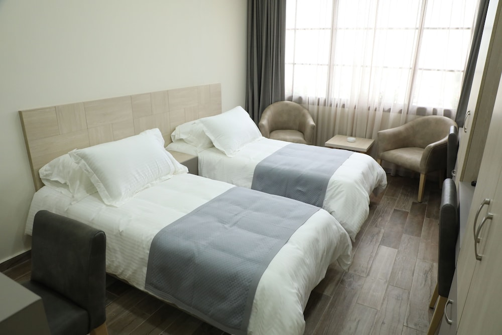 Deluxe Double or Twin Room photo 2