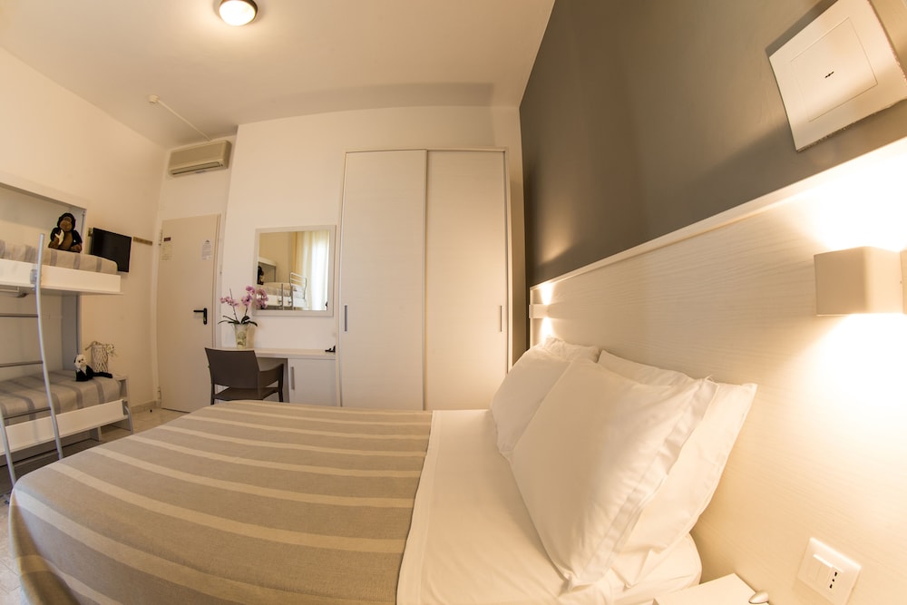 Classic Double Room - Photo 2