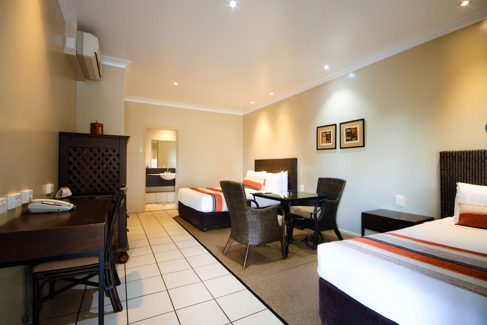 Deluxe Room, Multiple Beds, Non Smoking photo 2