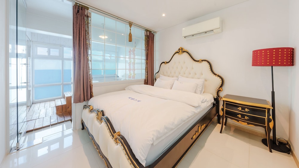 Basic Room, 1 Bedroom (502 Blueirishy) - Photo 5