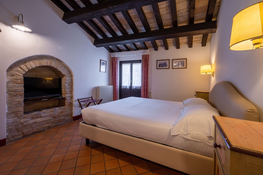 Family Room (Old Village) photo 1