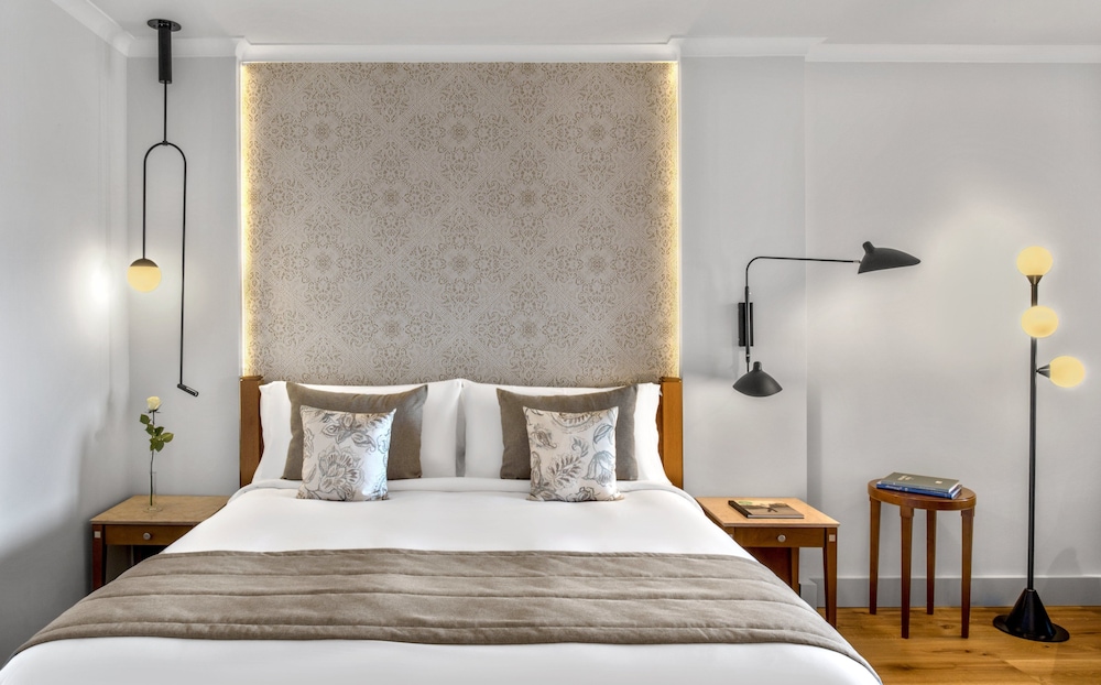 Family Suite, 1 King Bed with Sofa bed, Corner