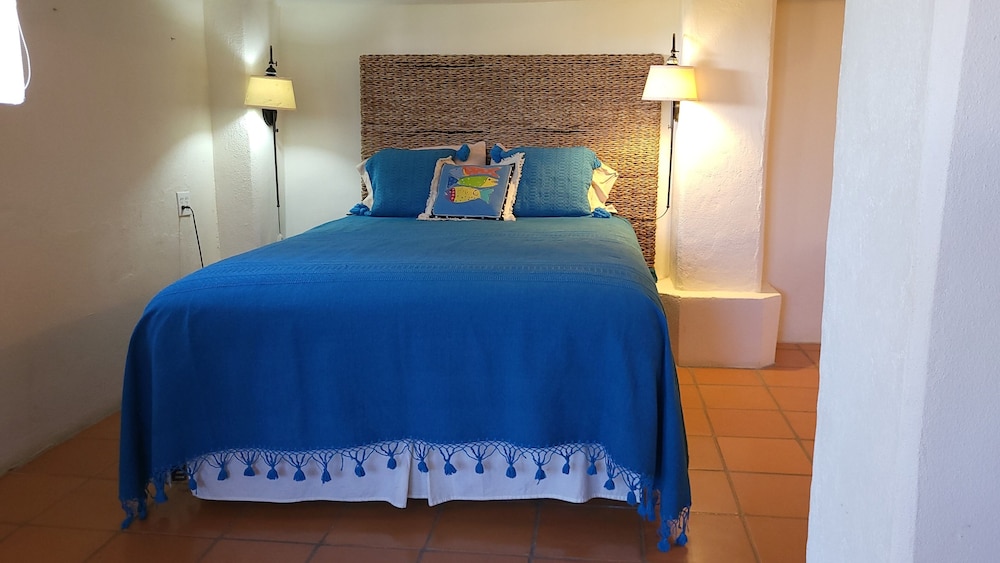 Classic Room, Multiple Beds, Patio, Partial Ocean View photo 1