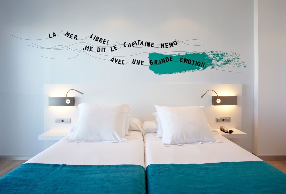 Double Room Single Use, Balcony, Partial Sea View