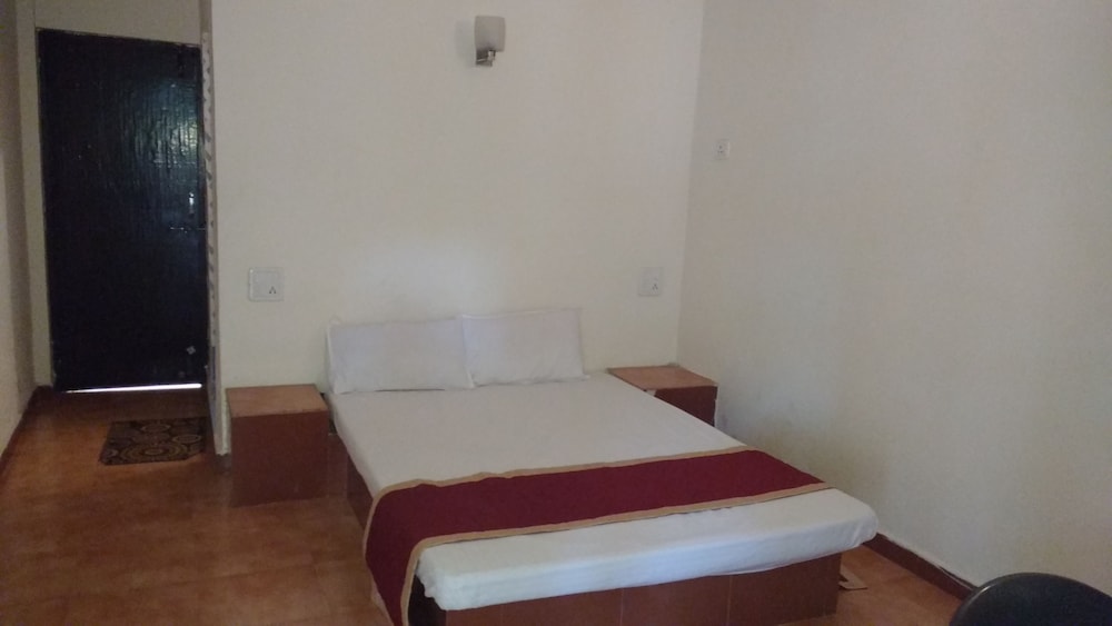 Economy Room, Accessible, Smoking
