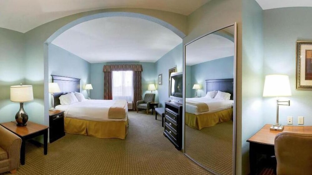 Standard Room, 1 King Bed, Accessible (Communication Accessible) - Photo 2