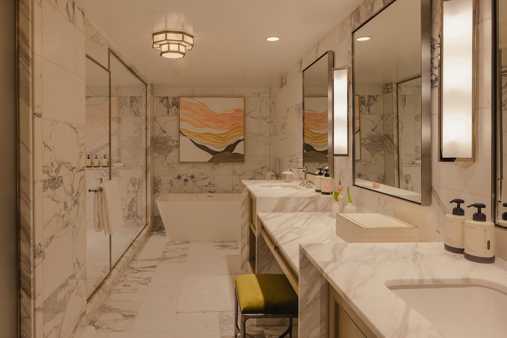 Suite, 1 Bedroom, Pool View - Photo 4