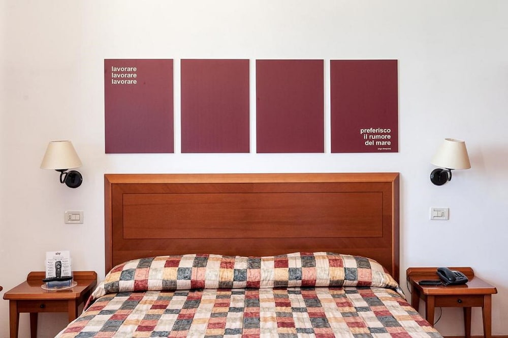 Double Room, Sea View - Photo 2