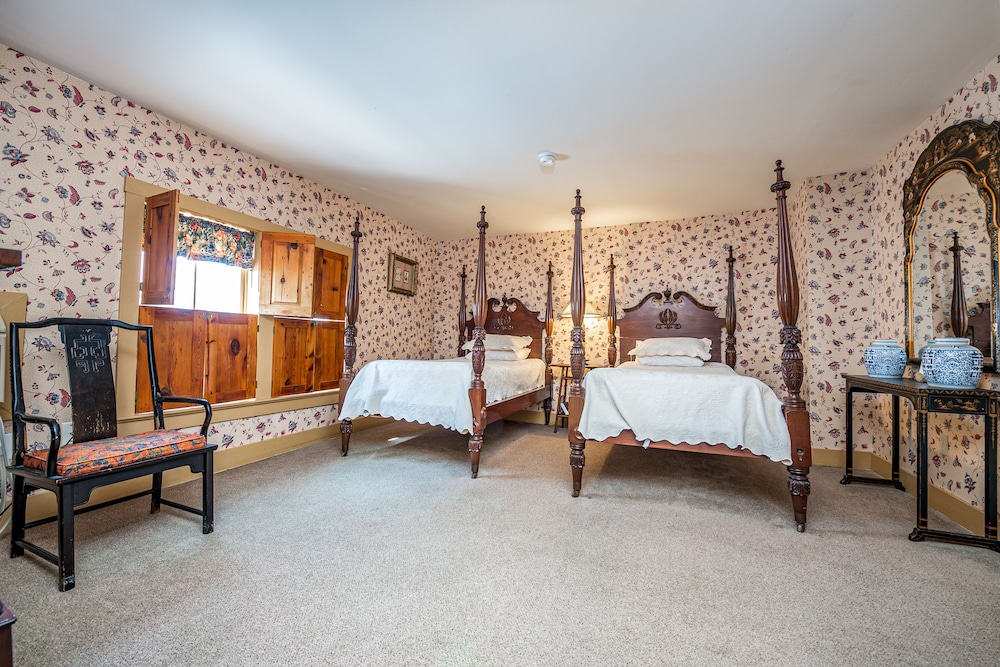 04 - Wilkenson Guest Room