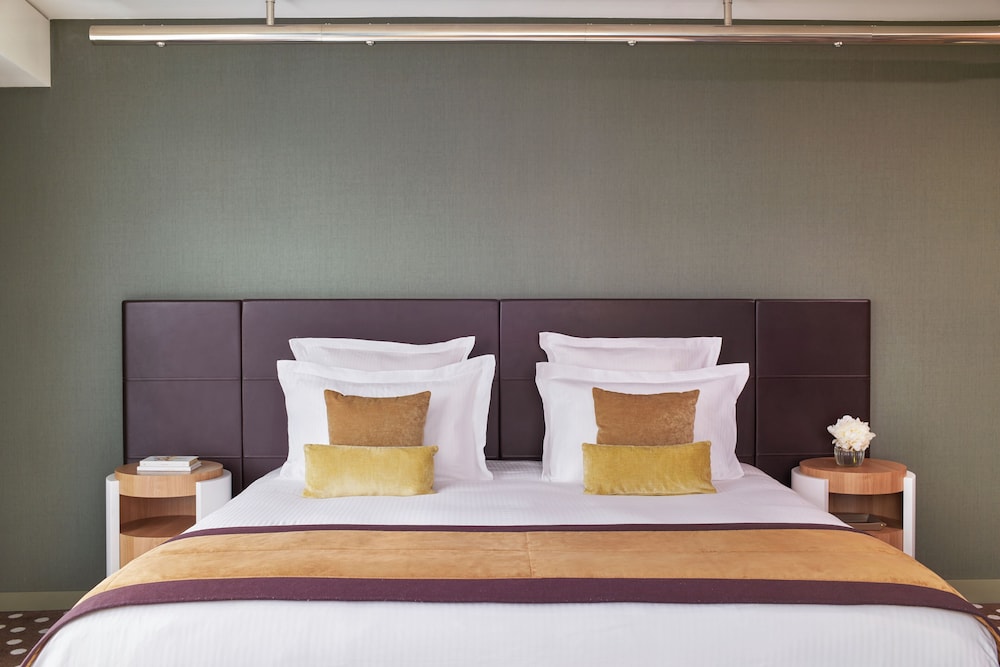 Executive Room - Photo 7