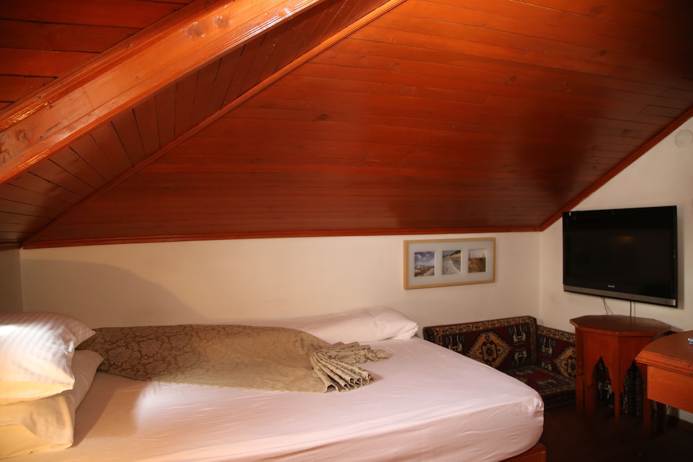 Family Room, Connecting Rooms (Attic)