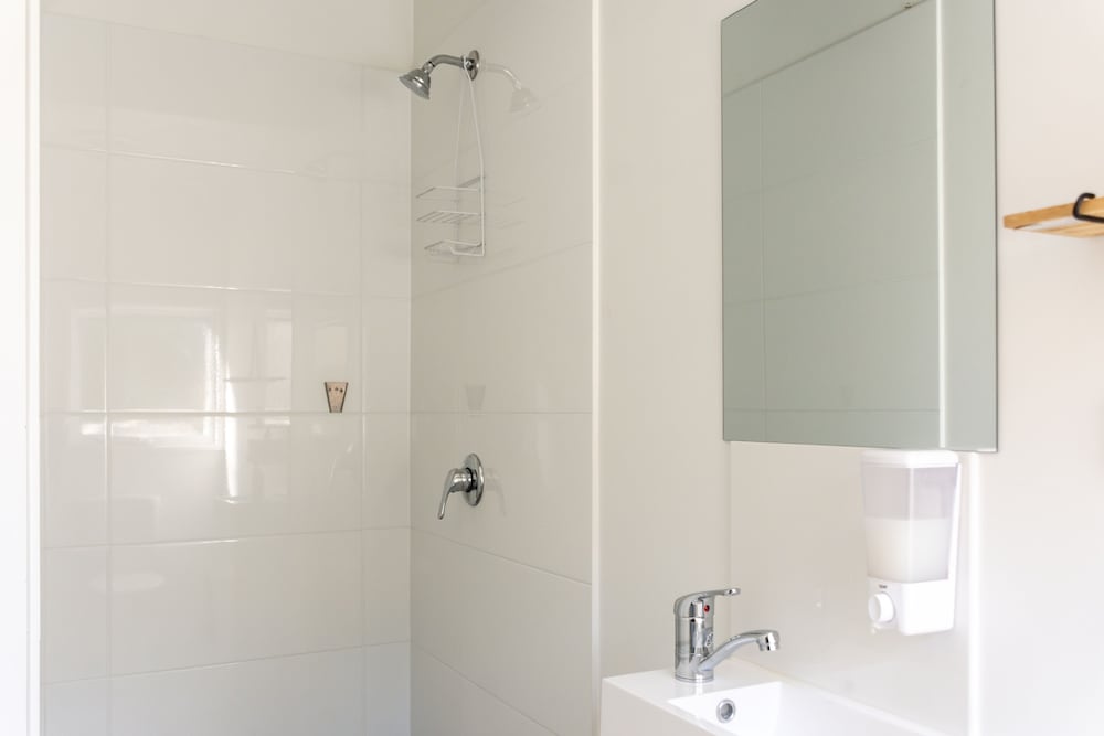 Deluxe Suite - Photo 10