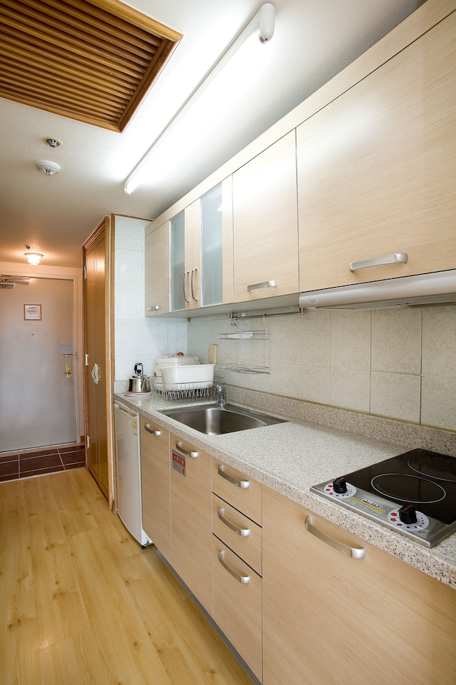 Standard Twin Room (B17) : 20000 KRW Surcharge (per night) for Slope view photo 2