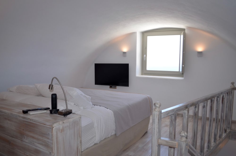 Premium Suite with Outdoor Hot Tub and Caldera View - Photo 3