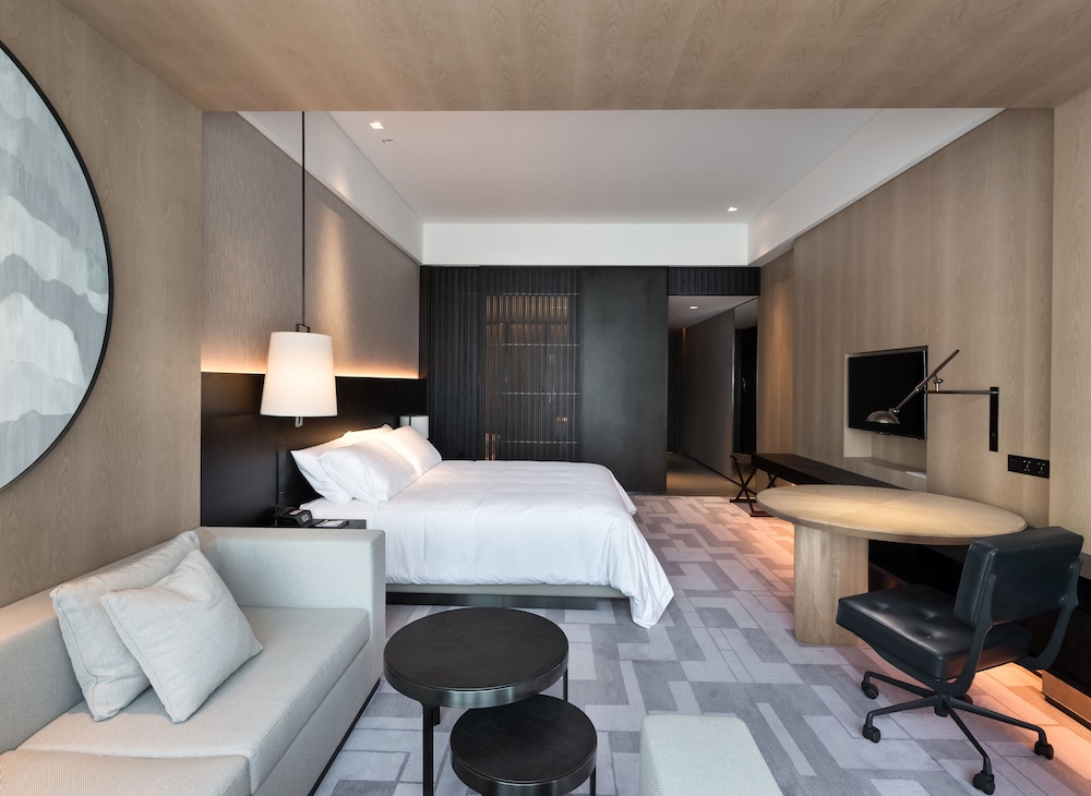 Room, 1 King Bed, City View