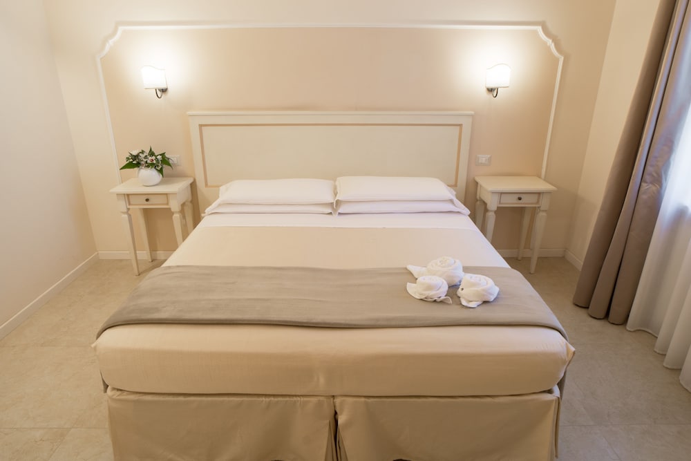 Classic Double or Twin Room photo 1