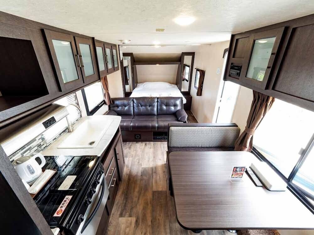 Trailer House - Photo 11