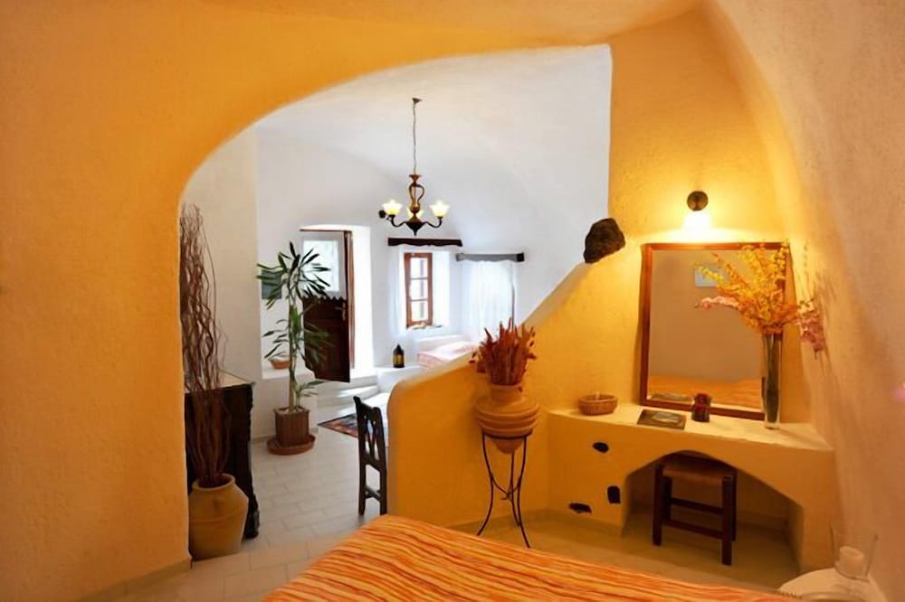 Cave Apartment - Photo 3
