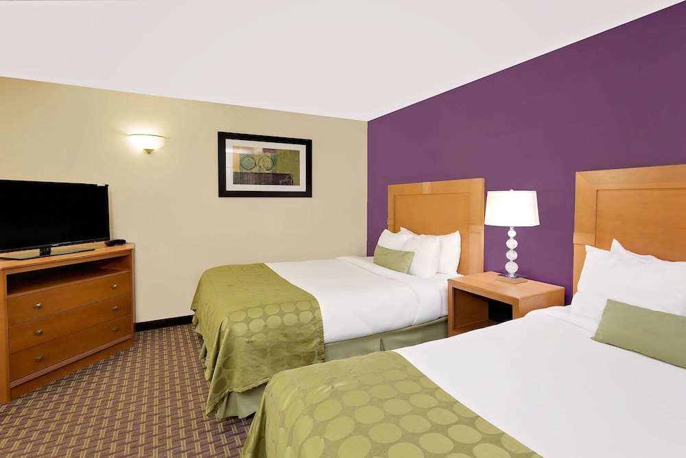 Suite, 1 Bedroom, Non Smoking (2 Queen Beds) - Photo 1