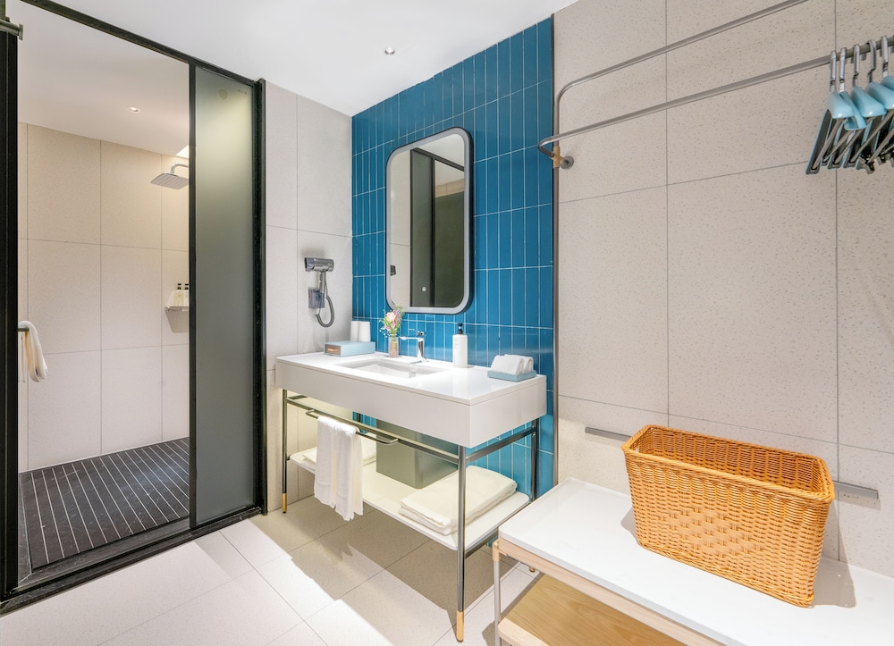 Business Double Room, City View photo 3
