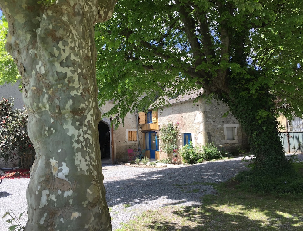 Family Quadruple Room (La Bordeta) photo 3