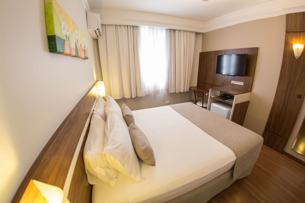 Deluxe Room, 1 Double Bed photo 2