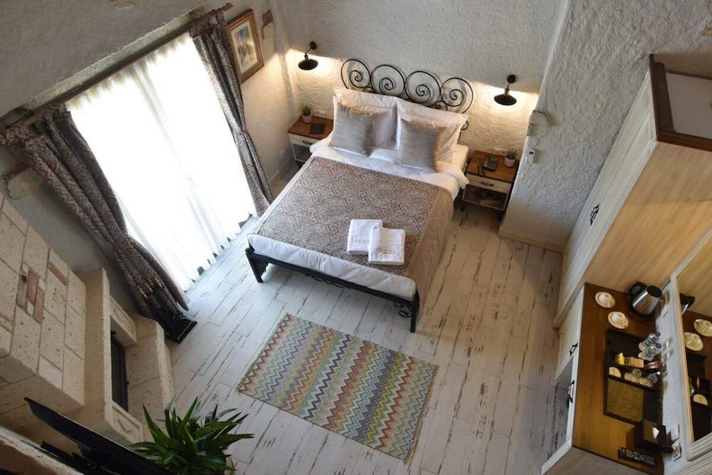 Room, Fireplace