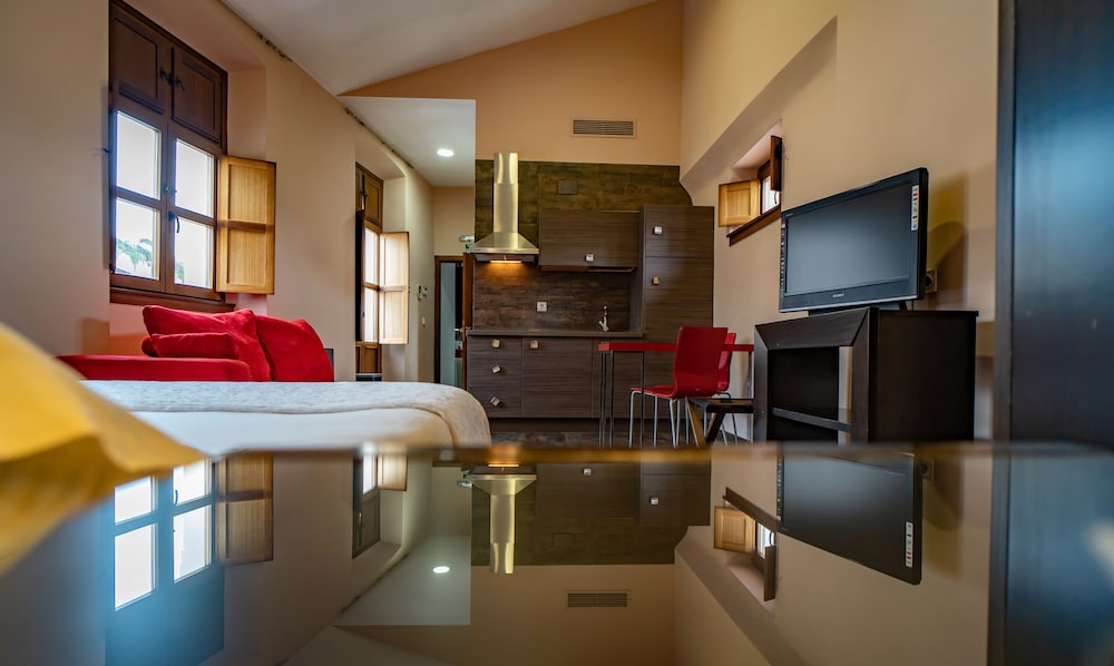 Standard Studio, 1 Bedroom, Kitchen - Photo 6